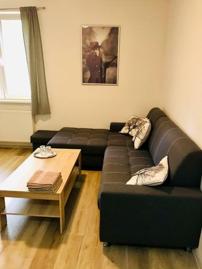 Restaurace penzion Pod Šumárníkem Tvarozna Lhota Exterior foto